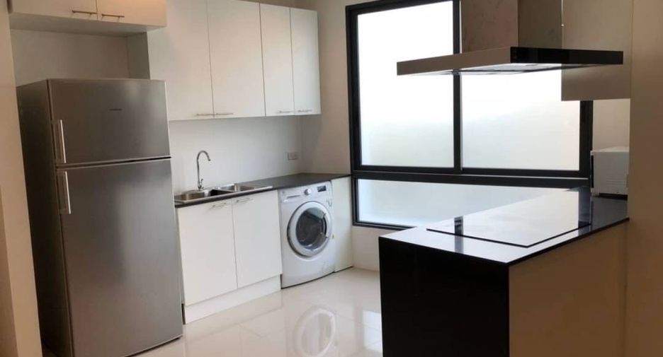 For rent 3 bedrooms condo in Sathon, Bangkok