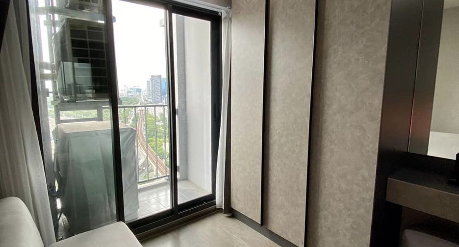 For rent 2 bedrooms condo in Phaya Thai, Bangkok