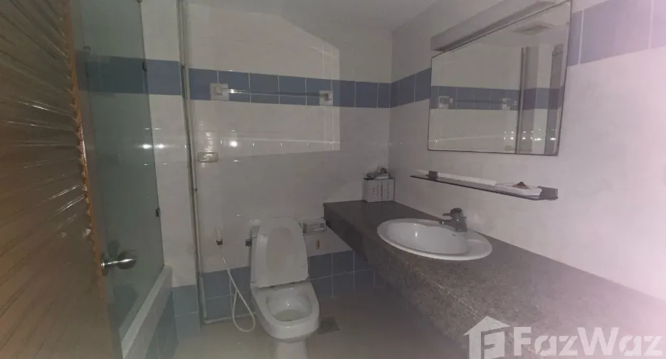 For rent 3 bedrooms condo in Watthana, Bangkok