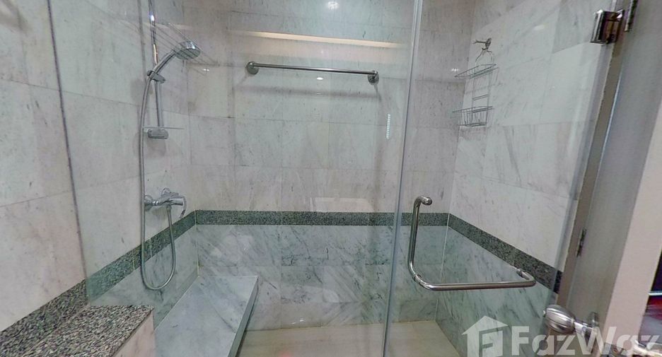 For rent 2 bedrooms condo in Pathum Wan, Bangkok