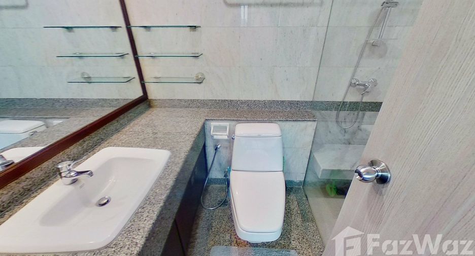 For rent 2 bedrooms condo in Pathum Wan, Bangkok