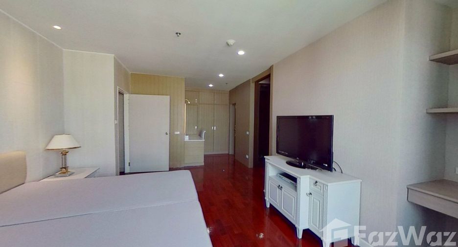 For rent 2 bedrooms condo in Pathum Wan, Bangkok