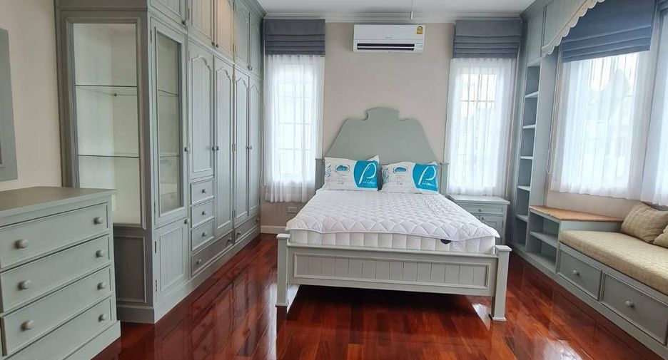 For rent 5 bedrooms villa in Bang Na, Bangkok