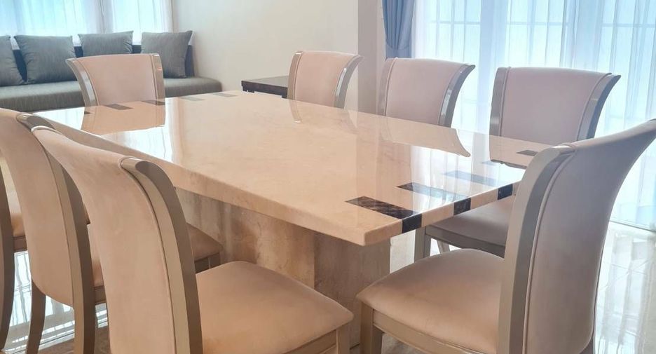 For rent 5 bedrooms villa in Bang Na, Bangkok