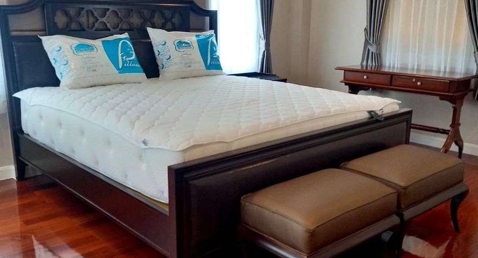 For rent 5 bedrooms villa in Bang Na, Bangkok