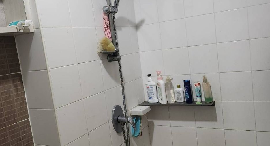 For rent 3 bedrooms townhouse in Prawet, Bangkok