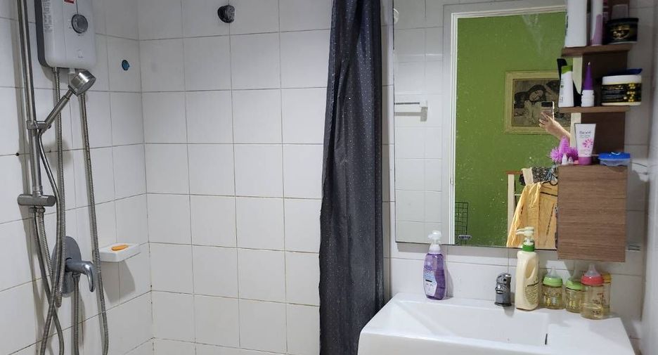 For rent 3 bedrooms townhouse in Prawet, Bangkok