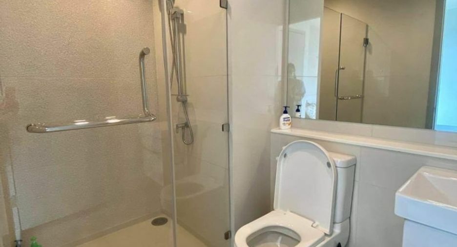 For rent 2 bedrooms condo in Phra Khanong, Bangkok