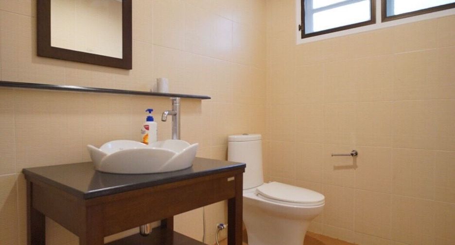 For rent 4 bedrooms house in Mueang Samut Prakan, Samut Prakan