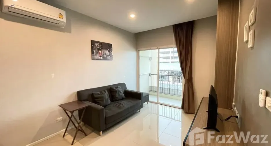 For rent 2 bedrooms condo in Wang Thonglang, Bangkok
