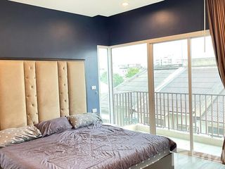 For rent 2 bedrooms condo in Wang Thonglang, Bangkok