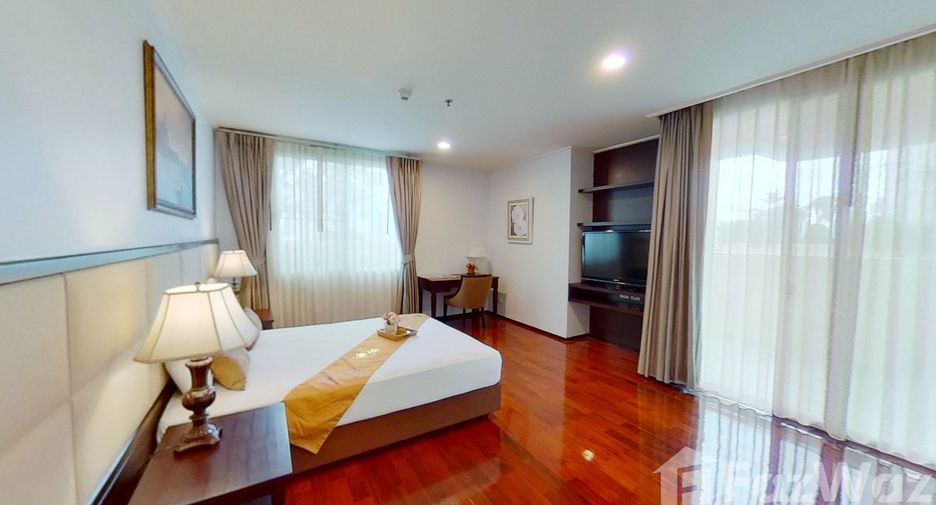 For rent 4 bedrooms condo in Watthana, Bangkok