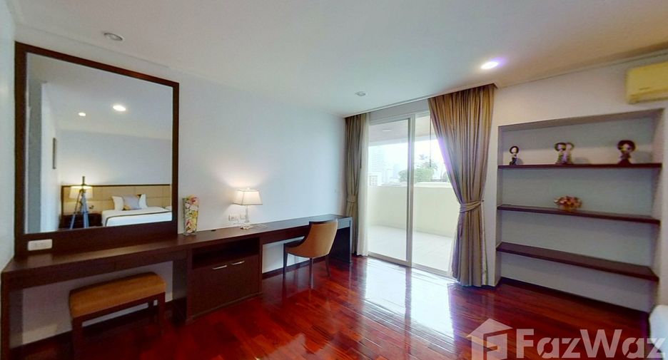 For rent 4 bedrooms condo in Watthana, Bangkok