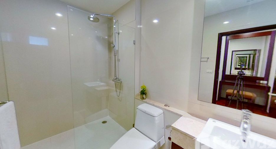 For rent 4 bedrooms condo in Watthana, Bangkok