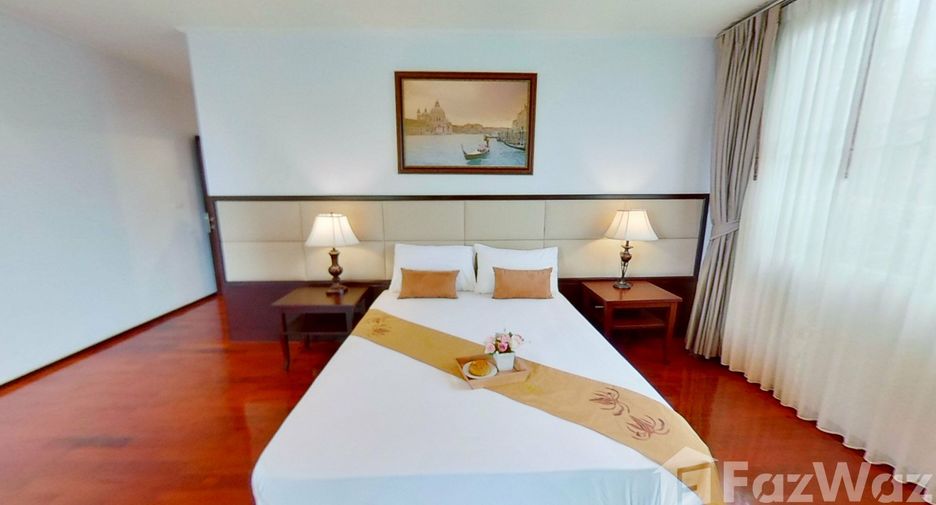 For rent 4 bedrooms condo in Watthana, Bangkok