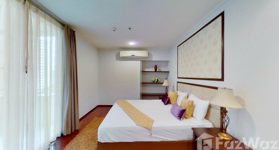 For rent 4 bedrooms condo in Watthana, Bangkok