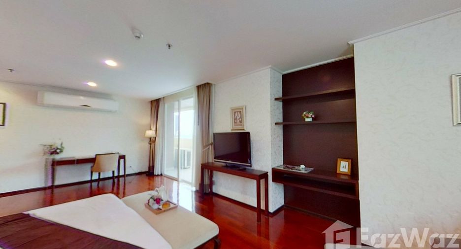 For rent 4 bedrooms condo in Watthana, Bangkok