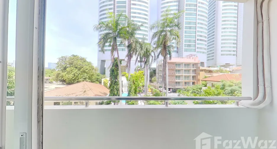 For rent 2 bedrooms condo in Khlong Toei, Bangkok