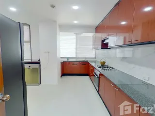 For rent 4 bedrooms condo in Khlong Toei, Bangkok