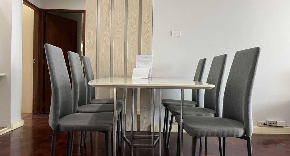 For rent 2 bedrooms condo in Watthana, Bangkok