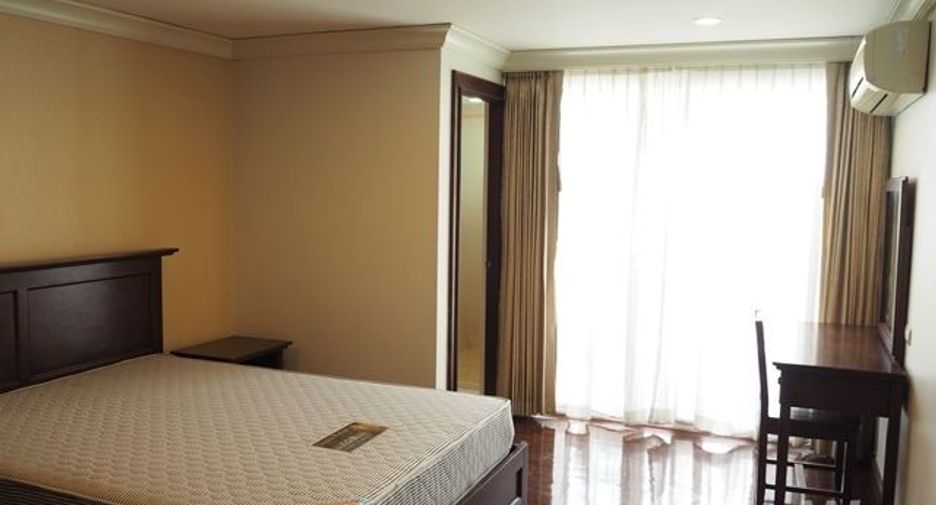 For rent 4 bedrooms condo in Pathum Wan, Bangkok