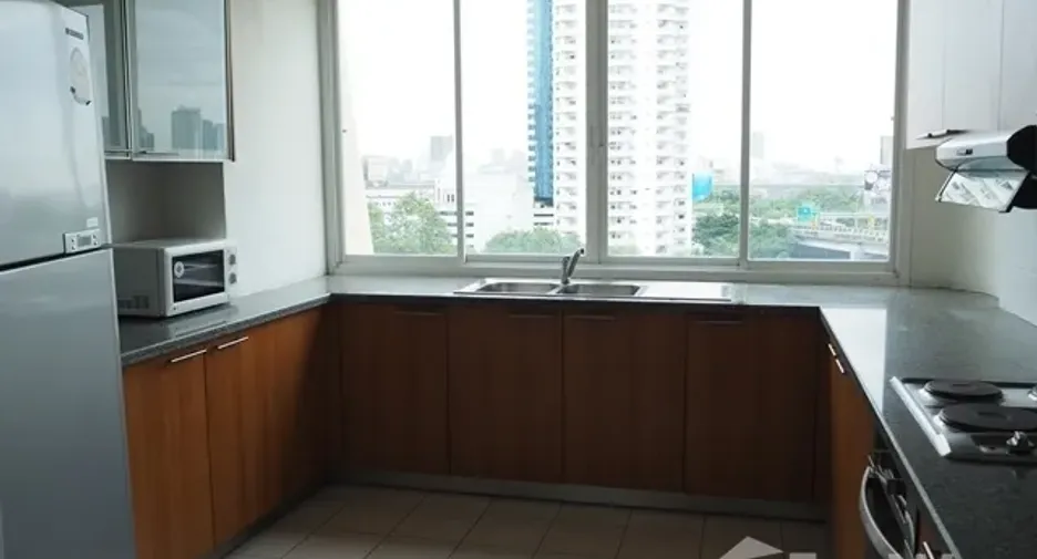 For rent 4 bedrooms condo in Pathum Wan, Bangkok