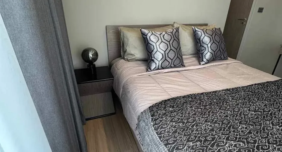 For rent 2 bedrooms condo in Phaya Thai, Bangkok