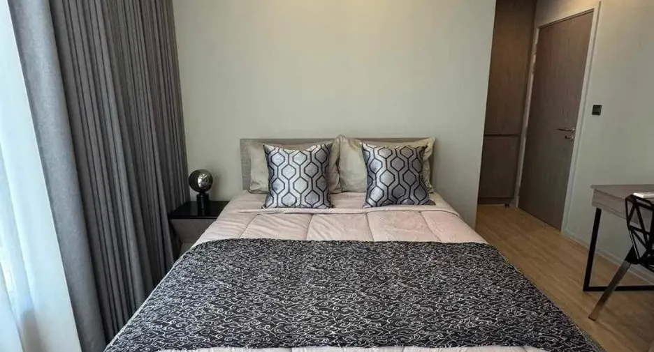 For rent 2 bedrooms condo in Phaya Thai, Bangkok