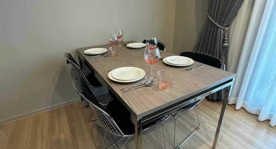 For rent 2 bedrooms condo in Phaya Thai, Bangkok