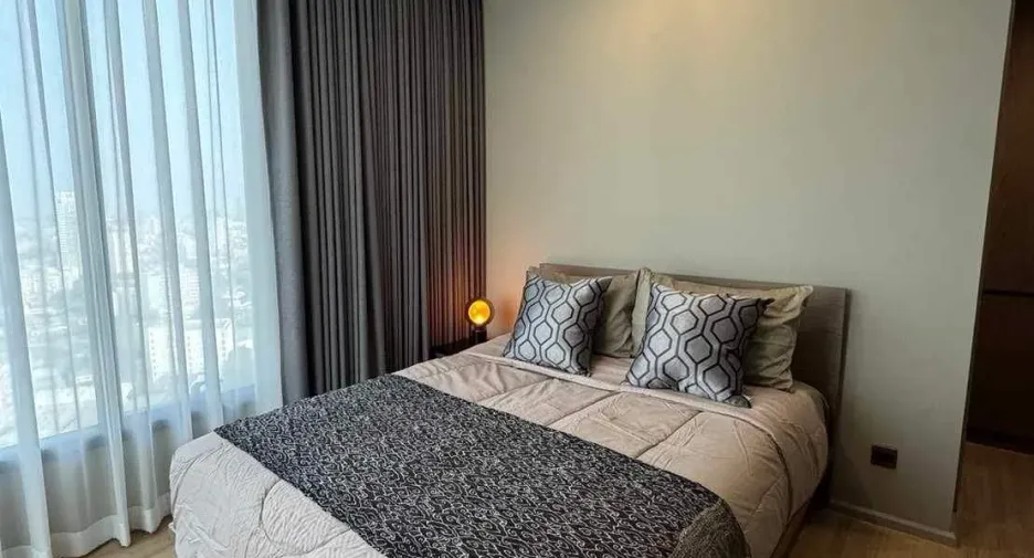 For rent 2 bedrooms condo in Phaya Thai, Bangkok