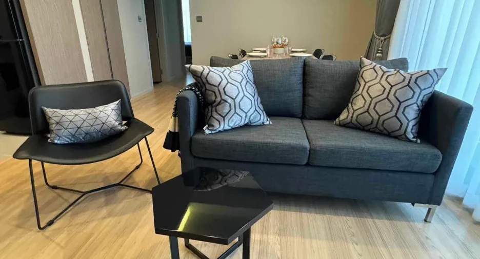 For rent 2 bedrooms condo in Phaya Thai, Bangkok
