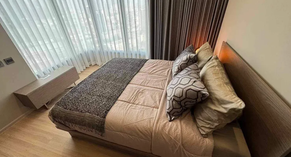 For rent 2 bedrooms condo in Phaya Thai, Bangkok