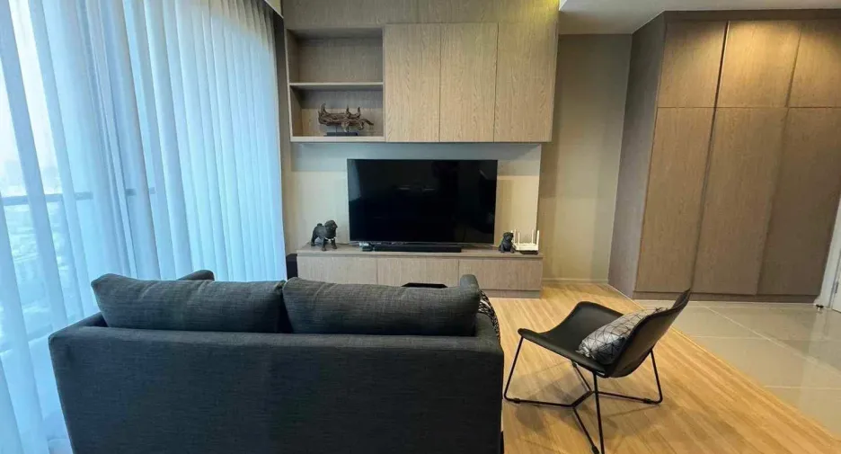 For rent 2 bedrooms condo in Phaya Thai, Bangkok