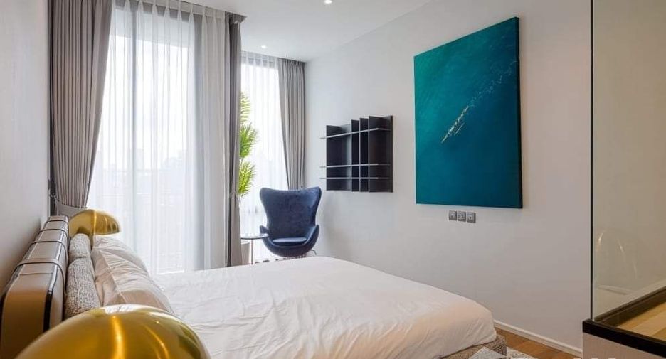 For rent 2 bedrooms condo in Pathum Wan, Bangkok