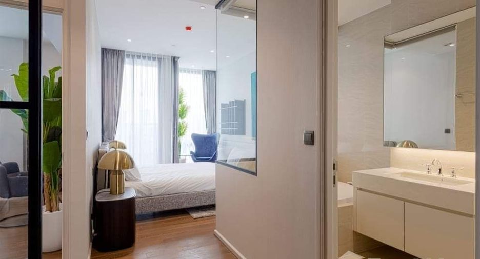 For rent 2 bedrooms condo in Pathum Wan, Bangkok