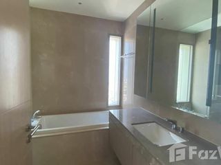 For rent 4 ベッドルーム condo in Khlong San, Bangkok