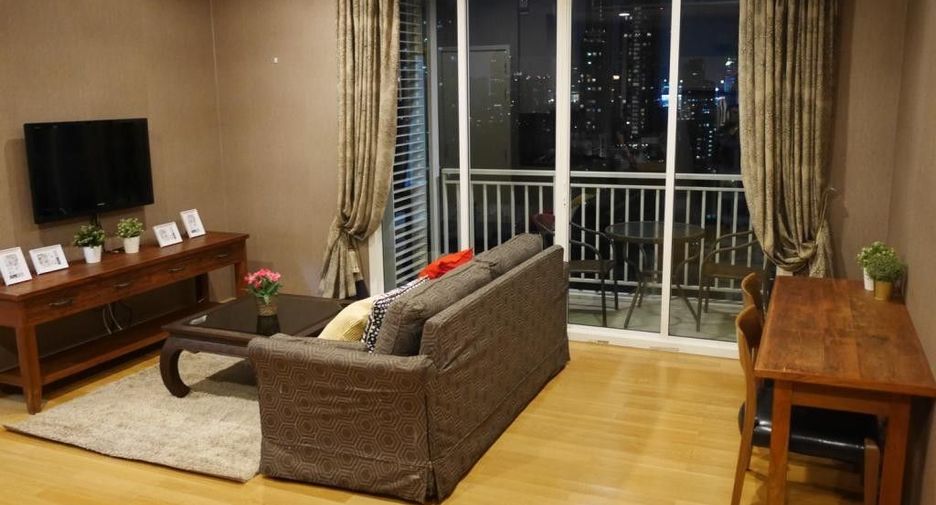 For rent 2 bedrooms condo in Khlong Toei, Bangkok