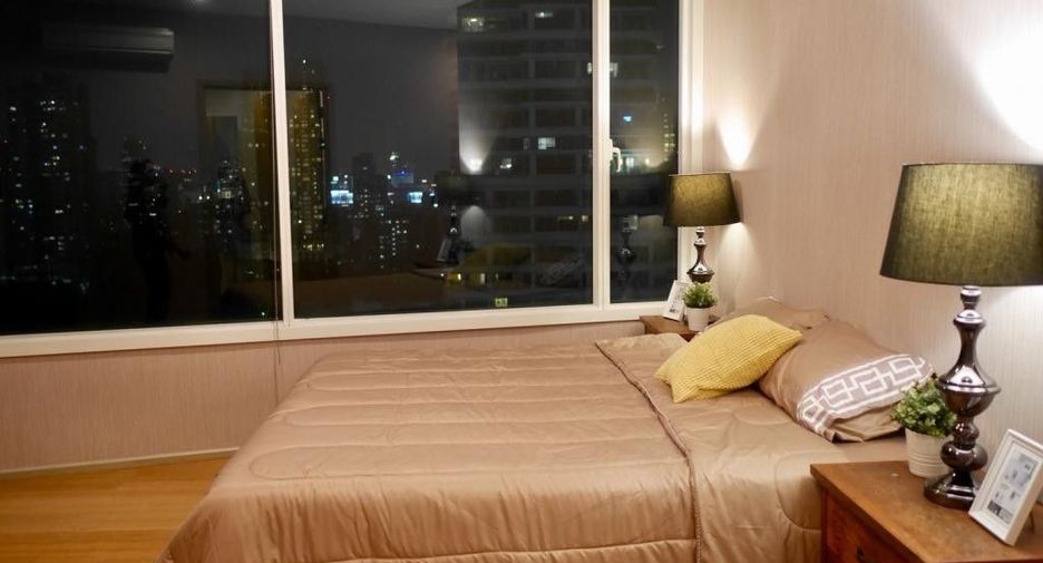 For rent 2 bedrooms condo in Khlong Toei, Bangkok
