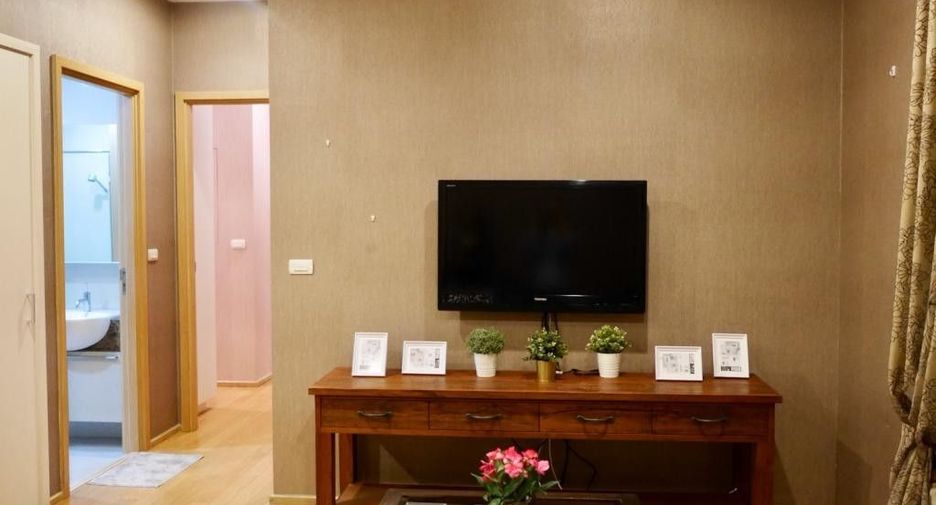 For rent 2 bedrooms condo in Khlong Toei, Bangkok