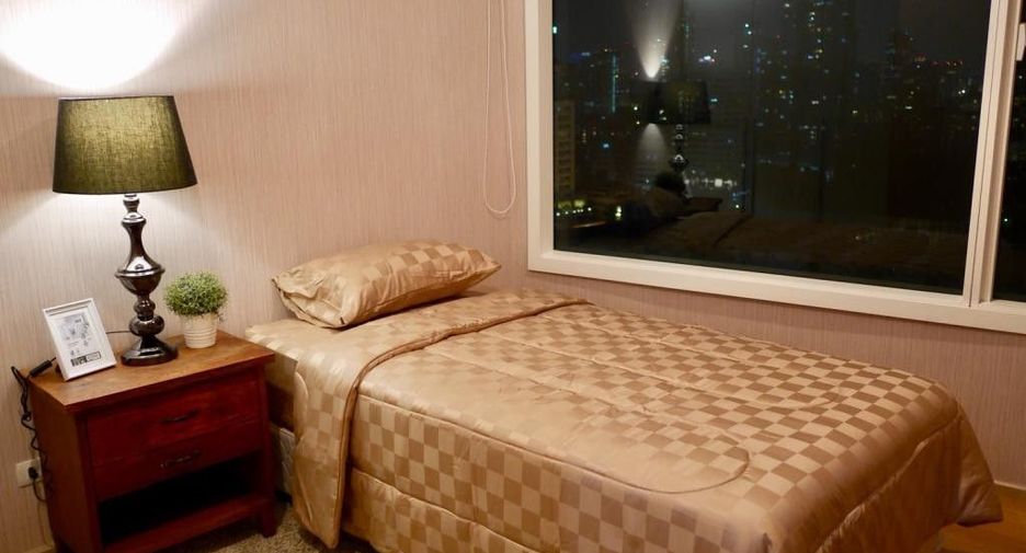 For rent 2 bedrooms condo in Khlong Toei, Bangkok