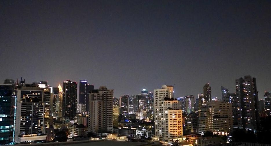 For rent 2 bedrooms condo in Khlong Toei, Bangkok
