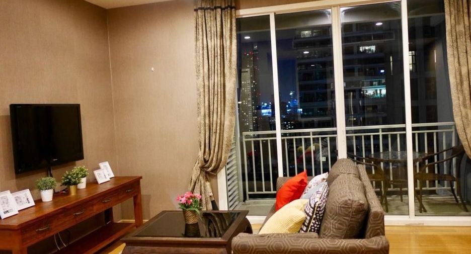 For rent 2 bedrooms condo in Khlong Toei, Bangkok
