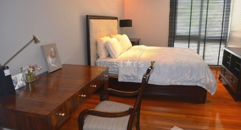 Condo en alquiler de 3 habitaciones en Watthana, Bangkok