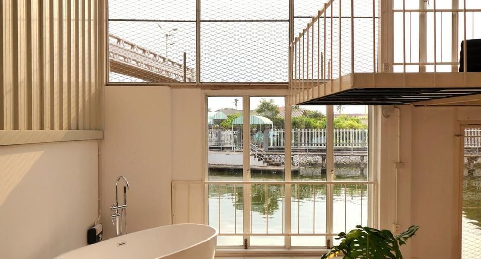 For rent 2 bedrooms villa in Phra Khanong, Bangkok