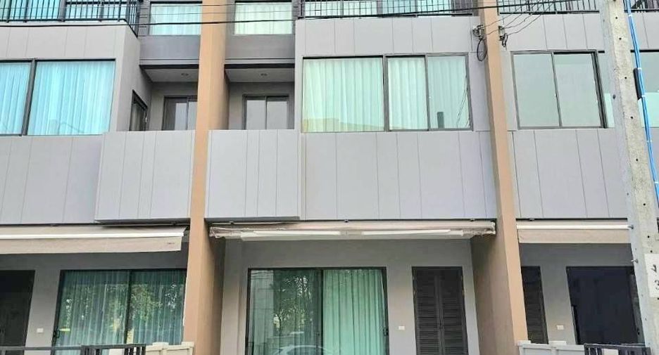 Casa en alquiler de 3 habitaciones en Saphan Sung, Bangkok
