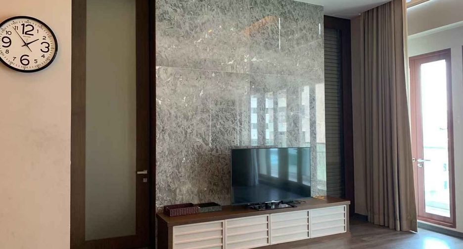 For rent 3 bedrooms condo in Khlong Toei, Bangkok