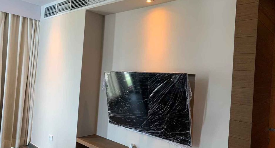 For rent 3 bedrooms condo in Khlong Toei, Bangkok
