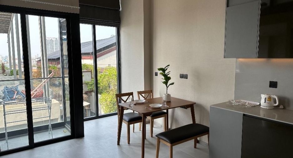 For rent 1 bed condo in Pathum Wan, Bangkok