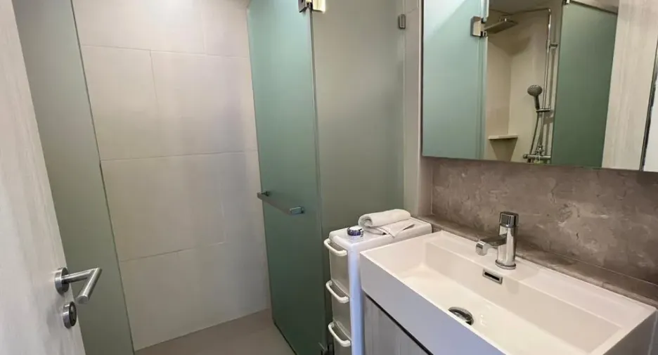 For rent 2 bedrooms condo in Khlong Toei, Bangkok