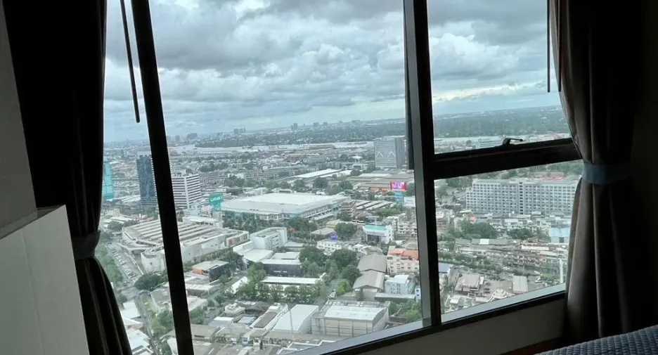For rent 2 bedrooms condo in Khlong Toei, Bangkok